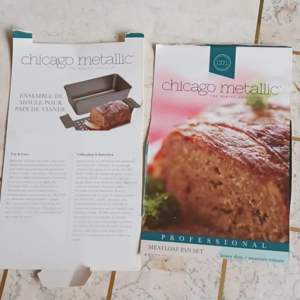 Loaf pan/meatloaf pan with pull out tray, non-stick,Chicago metallic, New - Picture 7 of 9